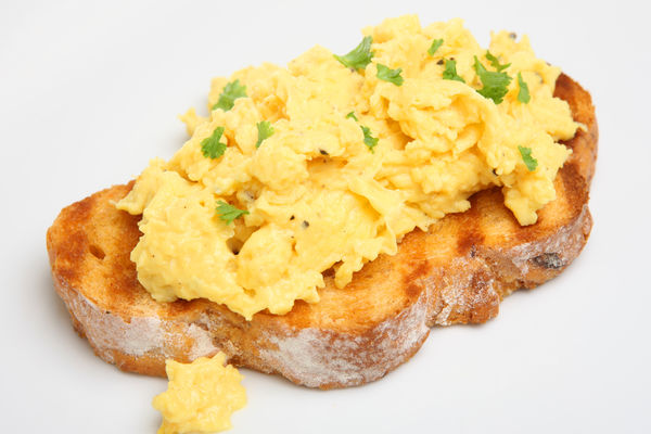 OVAKO SE TO RADI: Da li ste i vi ceo život spremali omlet na pogrešan način?  (VIDEO)