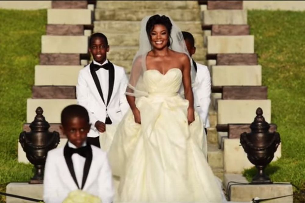 TAKO JE TO KAD OŽENITE GLUMICU: Žena NBA zvezde od svadbe napravila komediju! (VIDEO)