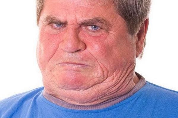 VELIKI BRAT, A PIŠA MALA: Antonu izvirio penis (FOTO) (VIDEO)