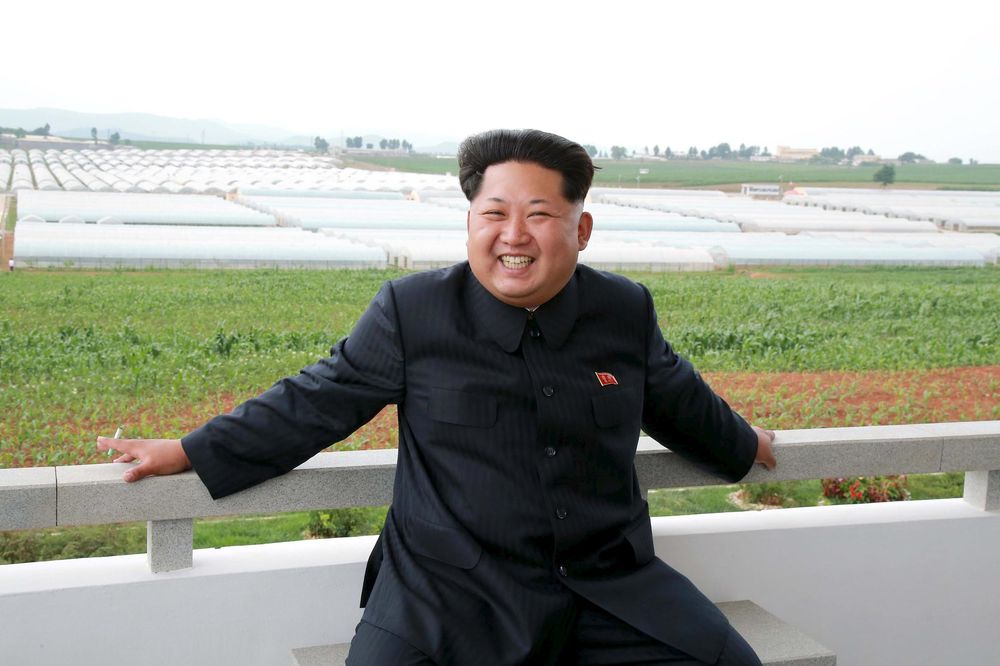 RADI 25 SATI DNEVNO: Možete li i vi ono što Kim Džong-un radi svaki dan? (FOTO)