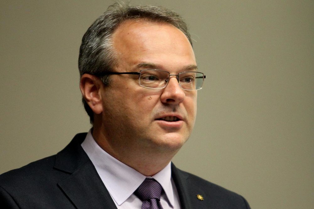 MINISTAR PRIVREDE OBEĆAVA: Okončaćemo privatizaciju do maja 2016.