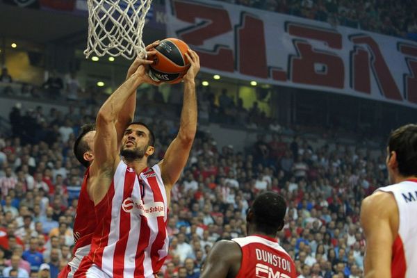 NIJE VIŠE U OPTICAJU: Oženio se miljenik Zvezdinih navijačica!