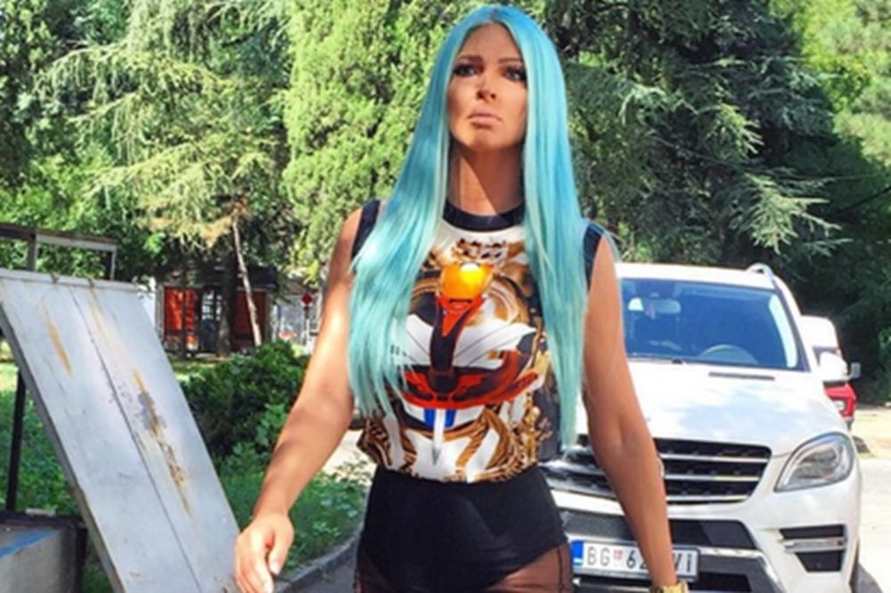 MAGIJA: JK za dva dana skinula stomak! Ili je ipak fotošop? (FOTO)