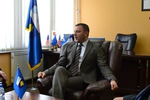 VOLE LJUDI POLITIKU: Bukvalno pola sela učlanilo se u SNS!