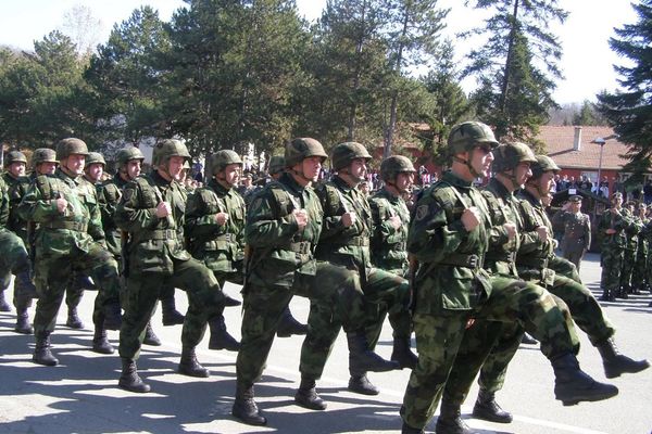 Zašto je Ministarstvo odbrane smanjilo dnevnice vojnicima?