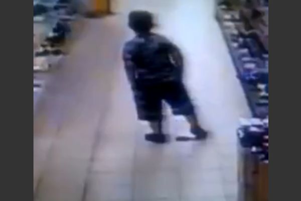 Mali terorista ostavio "bombu" u sred mini-marketa!