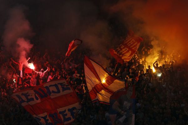 NIJE MOGLO BEZ SLOMLJENIH GLAVA: Navijači Partizana i Zvezde završili krvavi u bolnici! (FOTO)