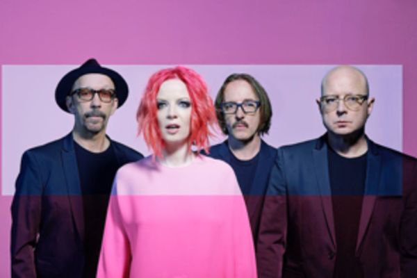 Garbage ovom pesmom slave 20 godina na sceni (VIDEO)