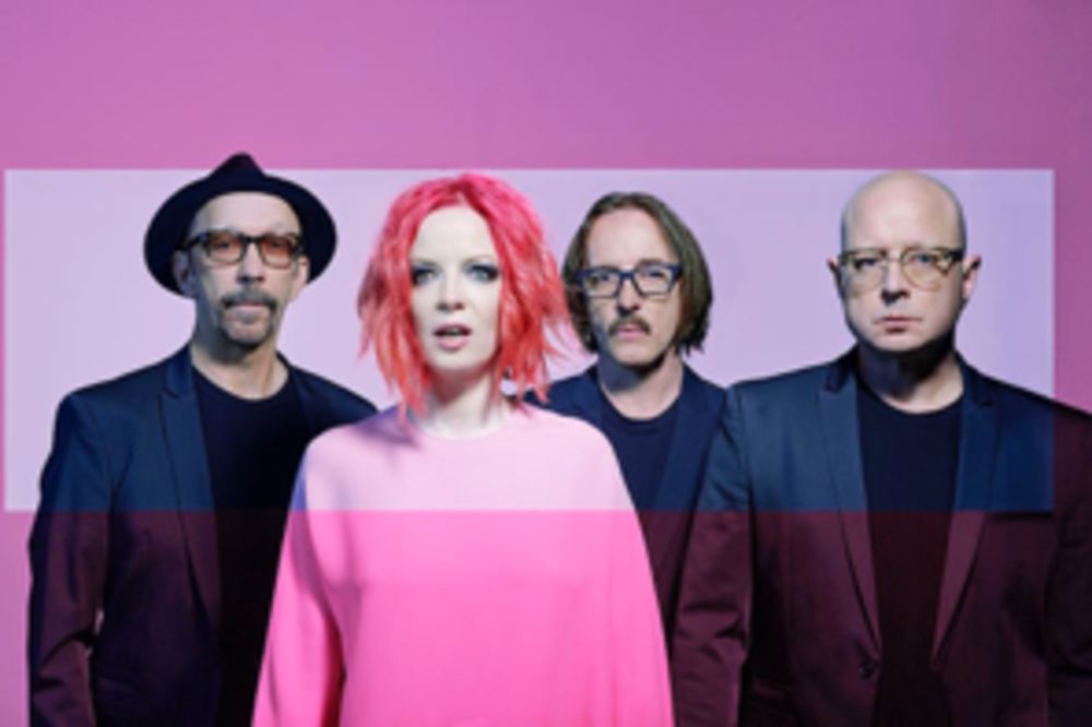 Garbage ovom pesmom slave 20 godina na sceni (VIDEO)