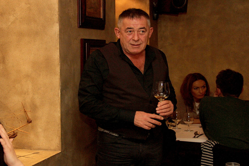 Mima Karadžić reklamira i promoviše NATO u Crnoj Gori!