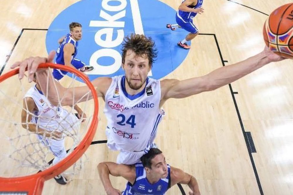 Nikada nećete pogoditi u kom srpskom gradu odmara Jan Veseli! (FOTO)