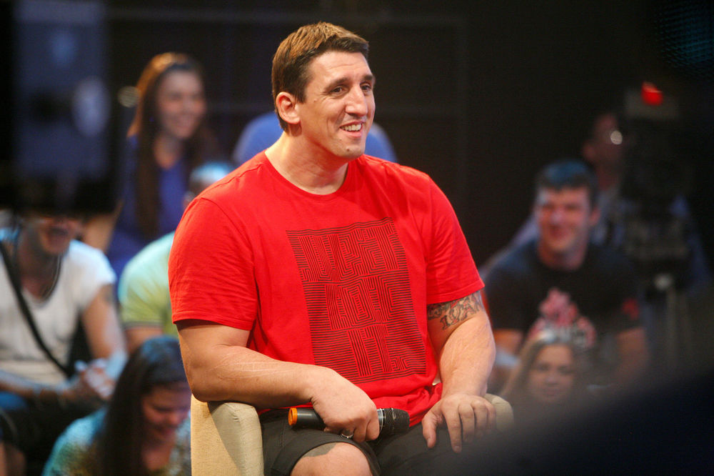 POSTAJE OPASNO NA FARMI: Kristijan ODVALIO ŠAMARČINU Gabrijeli!