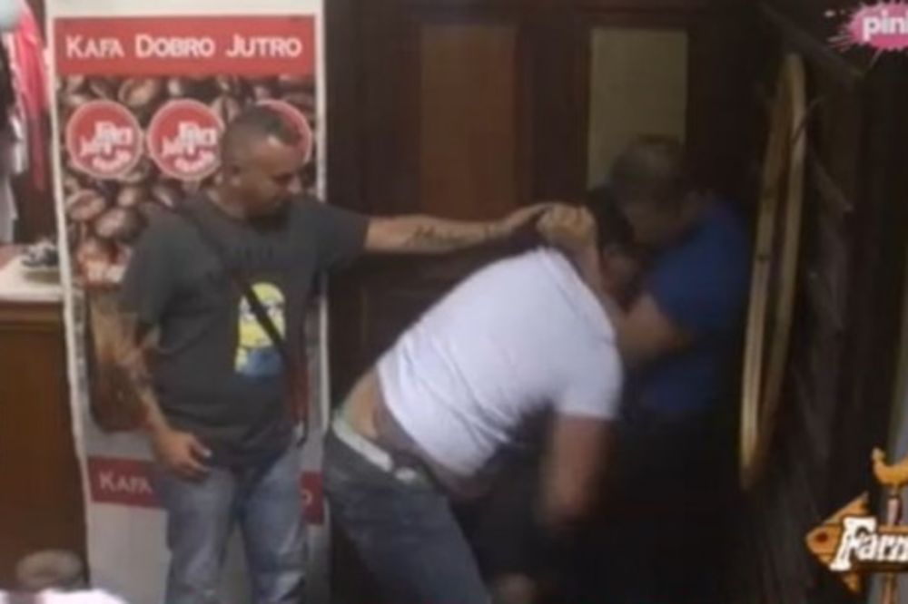 FOLIRANTI: Da li se ovako ponaša neko ko zaista želi da se tuče? (FOTO)