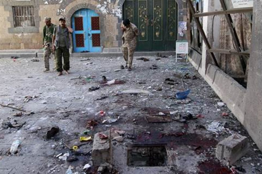25 ljudi STRADALO u napadu BOMBAŠA SAMOUBICE u Jemenu! (VIDEO)