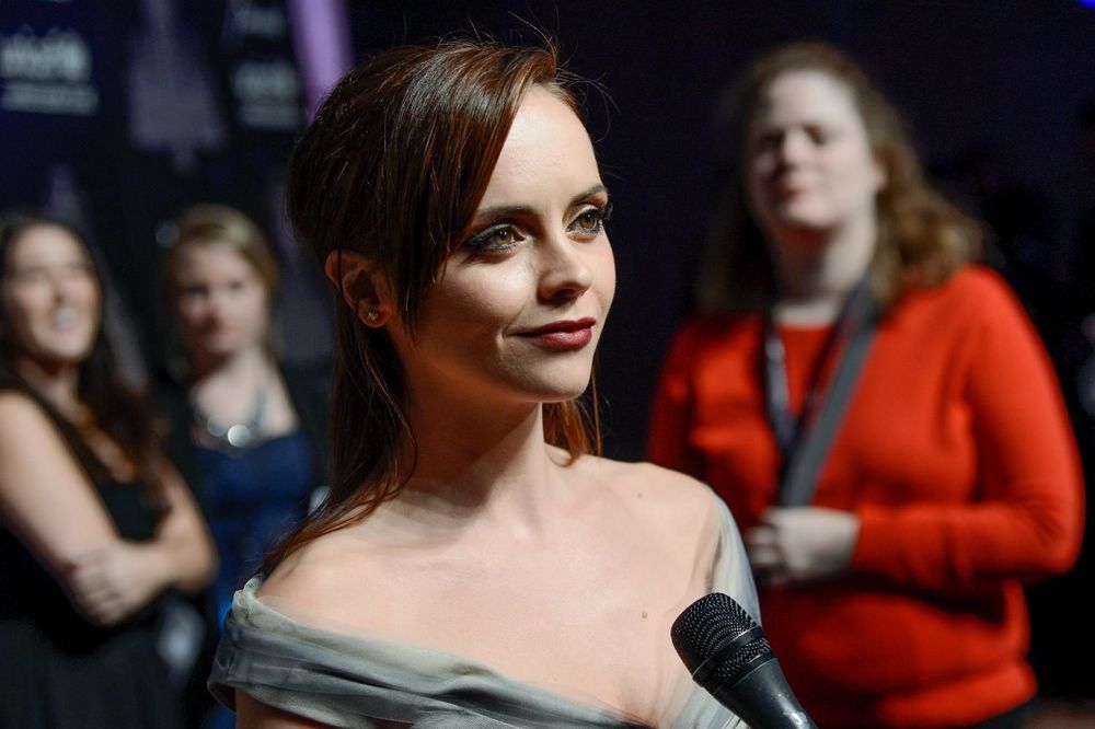 SEĆATE SE PORODICE ADAMS? Mala Sreda je STRAVIČNO SEKSI MORTIŠA (FOTO)