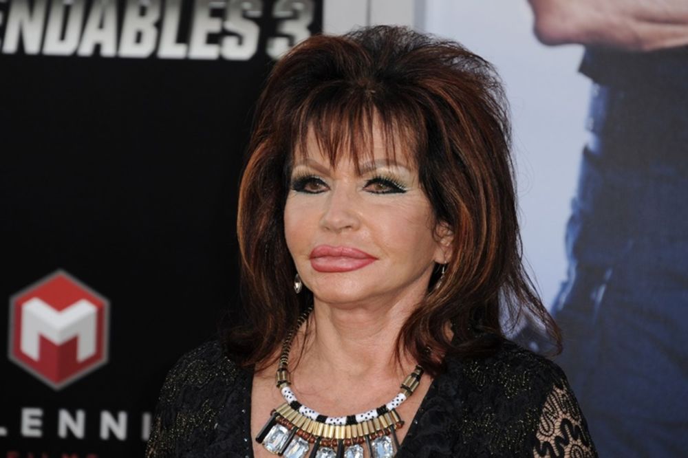 ČITA SUDBINU SA ZADNJICE: Majka Stalonea, umesto u dlan, gleda u guzu. Sve pogađa! (FOTO)