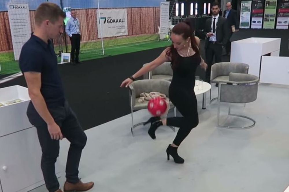 Ona u štiklama može sa loptom više nego 90 odsto muškaraca (VIDEO)