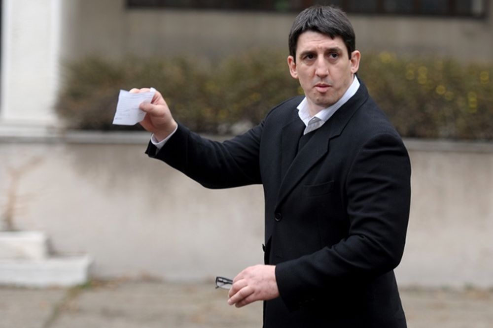 Jelena poljubila, pa skinula Kristijana (FOTO)