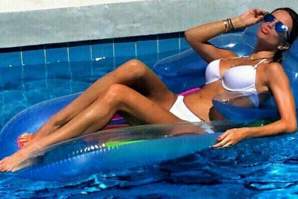 Seve objavila novi selfi: Nema šanse da joj gledate u oči! (FOTO)