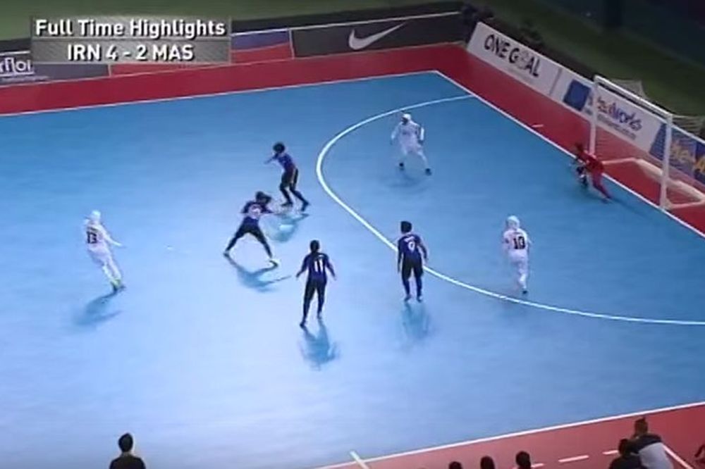 Kada biste znali kako Iranke pikaju mali fudbal, ne biste propuštali njihove utakmice! (VIDEO)