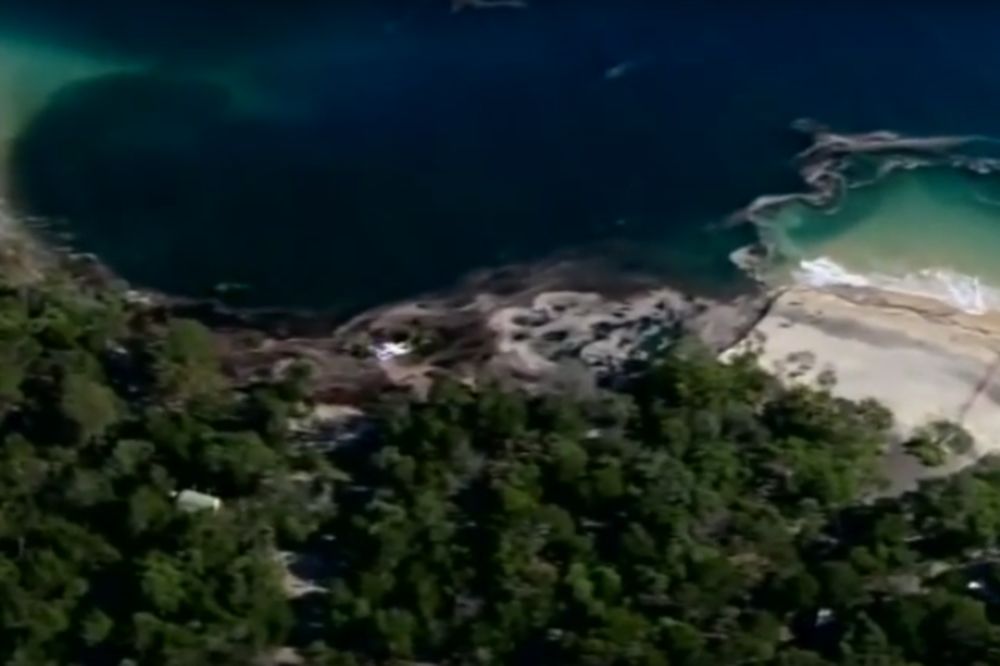 AKO STE POMISLILI DA JE FILM - NIJE: Krater od 150 metara GUTA SVE PRED SOBOM! (VIDEO)