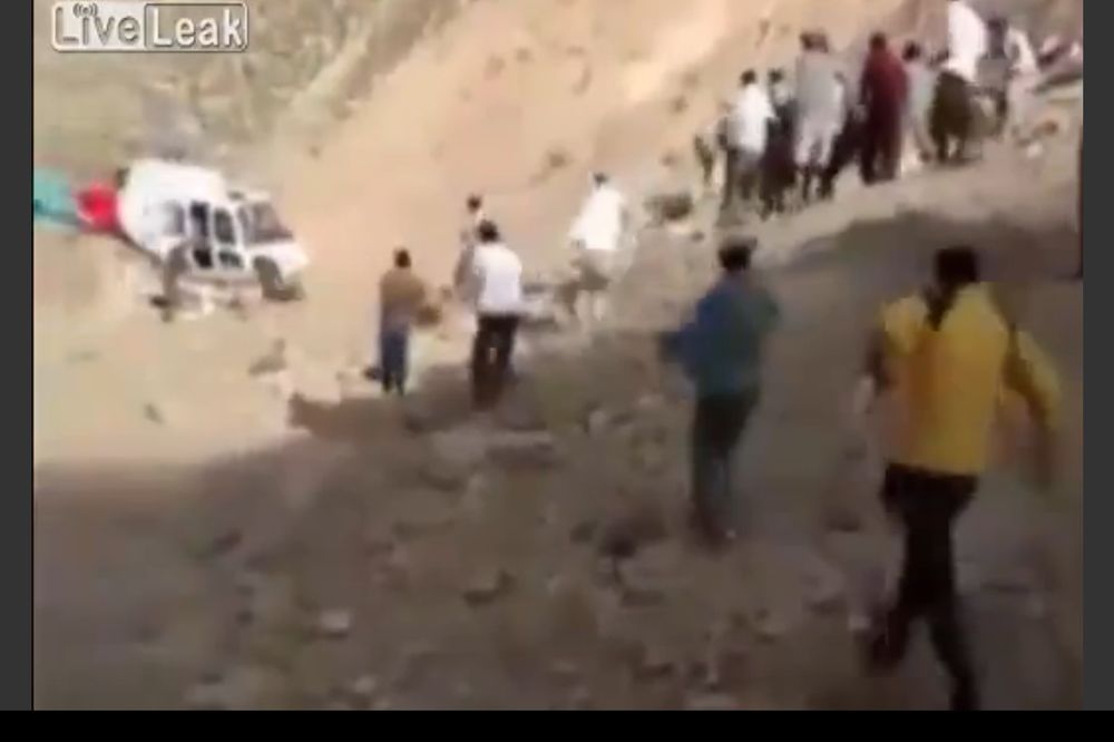 Čovek PODLETEO pod ELISU helikoptera! (UZNEMIRUJUĆI VIDEO)