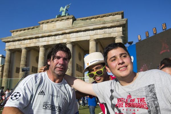 NIJE TO VIŠE NJEGOV TEREN: Marselo Salas se potukao ispred kluba! (VIDEO)