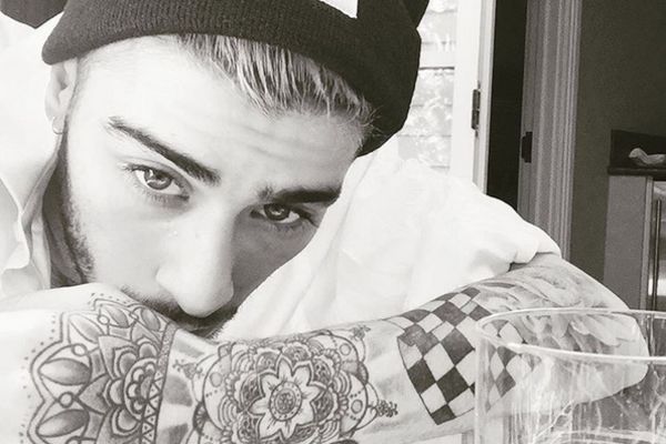 DEVOJKE U SUZAMA: Zejn Malik smuvao najbolju cicu iz Teen Wolf (FOTO)