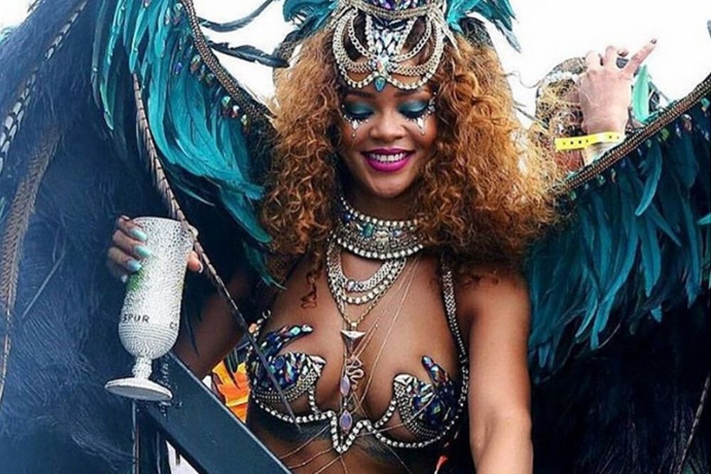 BOLESNO! To što su fanovi uradili za Rijanu, kod nas niko nije ni za Dugmiće i Čolu (FOTO)