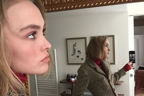 ŽIVA LUTKA: Ćerka holivudskog zavodnika slikala se u dosad neviđenim pozama! (FOTO)