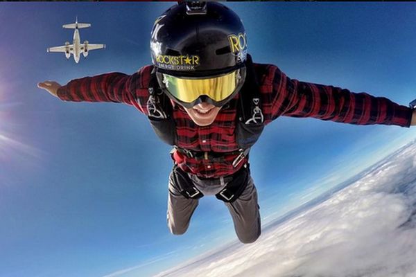 UDARIO U DRVO I POGINUO: Nastradala sportska MTV zvezda! (VIDEO)