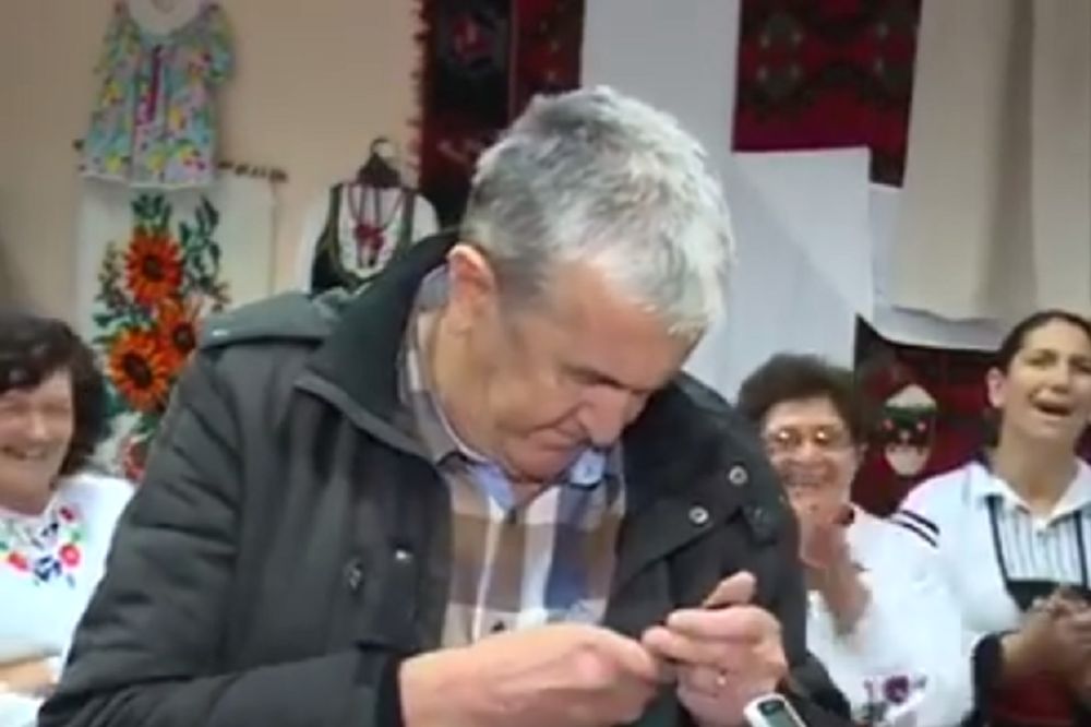 KO JE SAD, MAJKU MU: Srbin opsovao pred kamerama dok je davao intervju! (VIDEO)