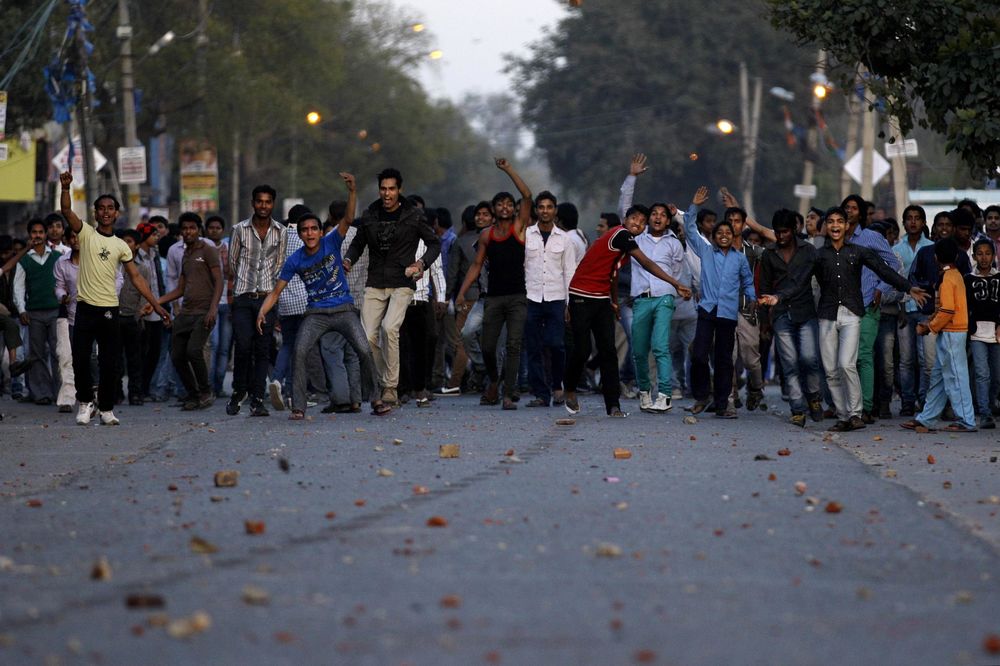 Rulja linčovala muslimana zato što je jeo goveđe meso!