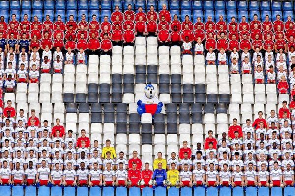 Najbolja timska fotografija koju ste ikada videli! Pronađite na njoj Srbina! (FOTO)