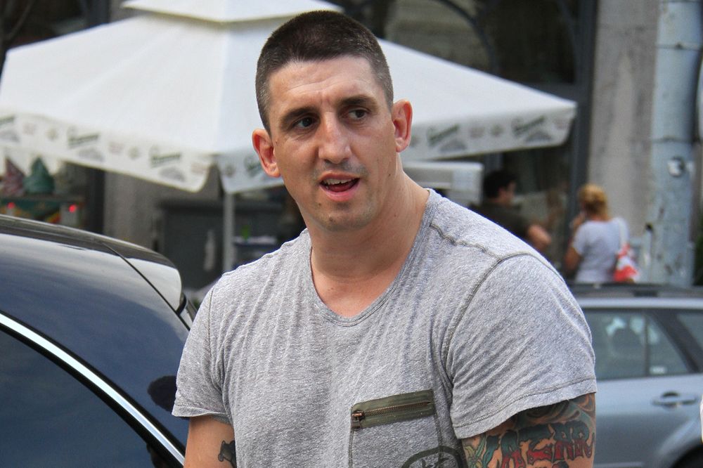 Zašto Kristijana vole žene, a on ih samo maltretira i vređa? (FOTO)