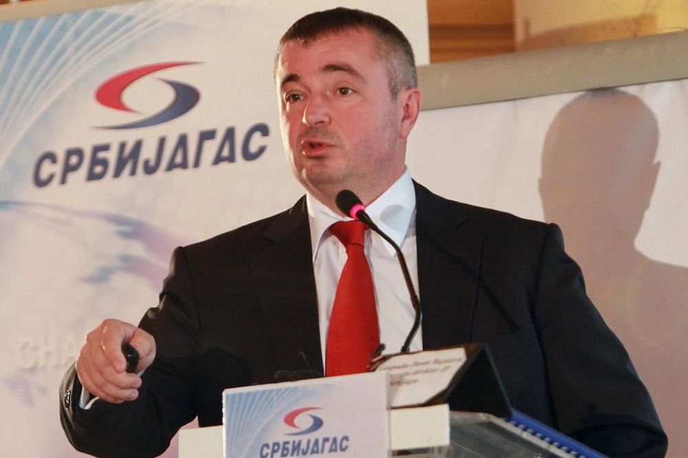 Godinu dana pokušavaju da razreše Bajatovića, on se ne da!