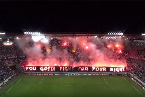 Spektakularna koreografija navijača Legije koju će skupo platiti! (VIDEO)