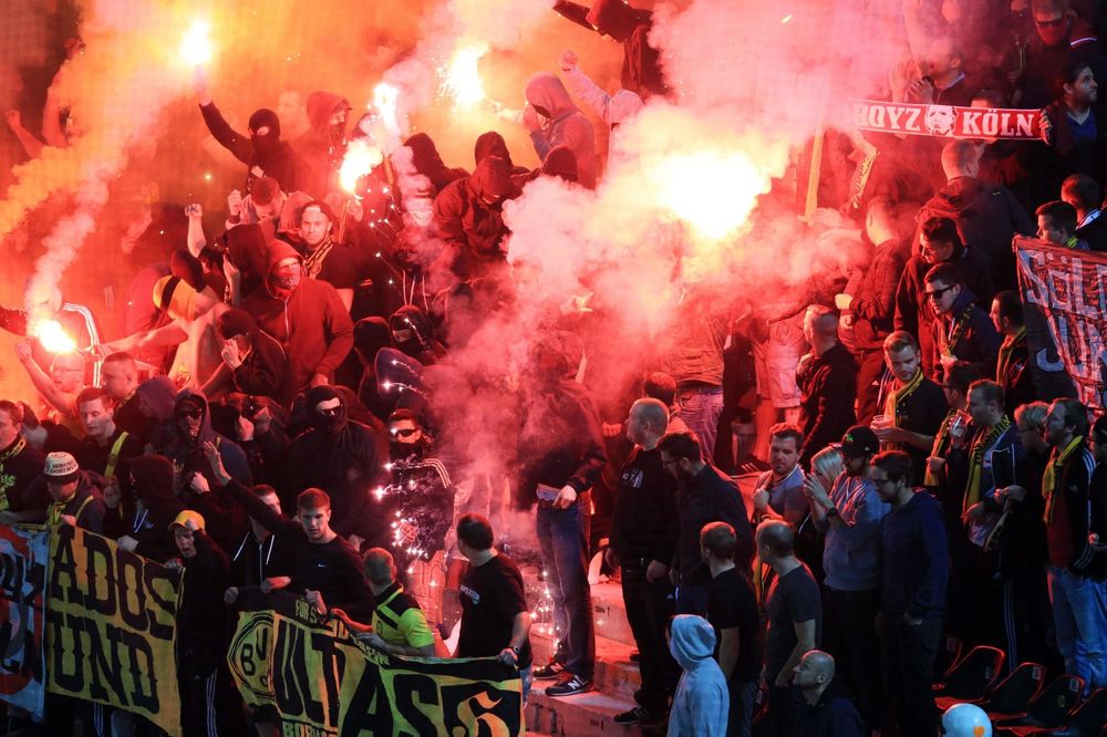 Nemci opet divljali u Grčkoj: Huligani Dortmunda ratovali sa policijom! (FOTO) (VIDEO)