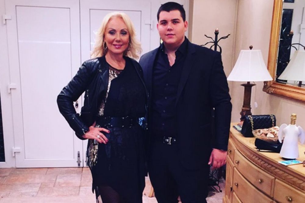 Viktore, Viktore! Lepa Brena zamalo dobila infarkt zbog sina! (FOTO)