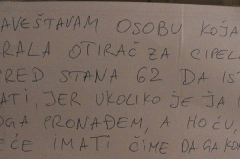 Urnebesna poruka kradljivcu: Polomiću ti noge ako mi ne vratiš otirač! (FOTO)