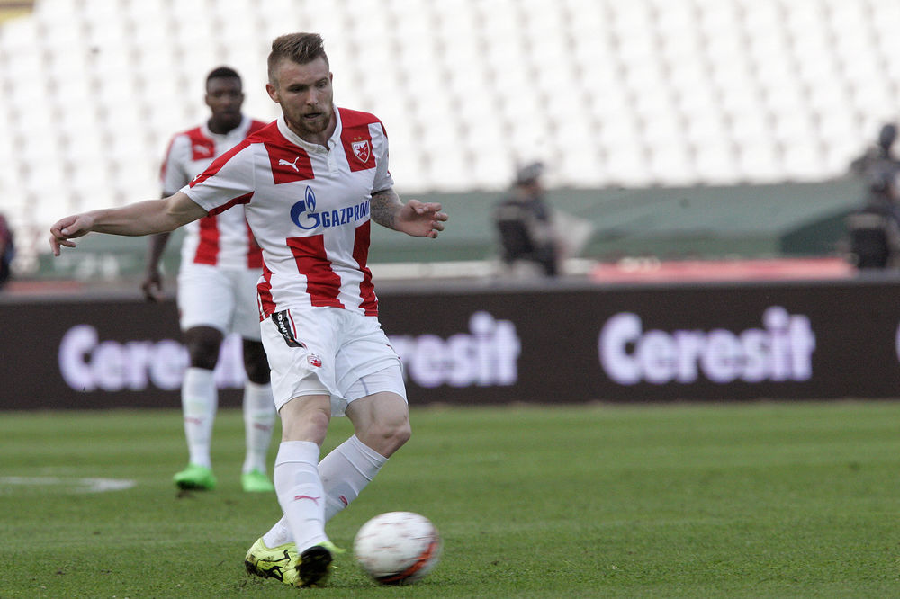 Šteta što nije ušla u gol: Pogledajte neverovatan pokušaj loba Kataija koji je završio na prečki (VIDEO)