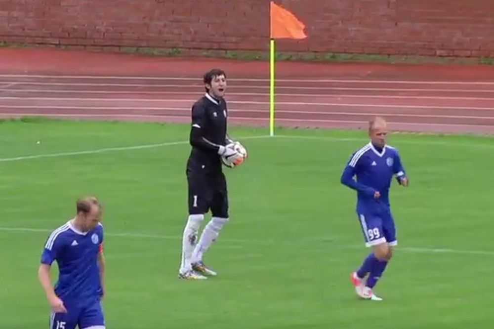 Golmani nastavljaju da terorišu kolege na drugoj strani: Novi spektakularan pogodak čuvara mreže! (VIDEO)