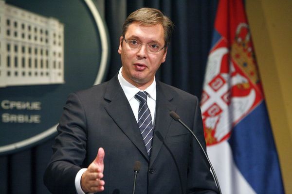 Vučić: Ne kažnjavajte novinarku zbog mene! Volim njena pitanja! (FOTO)