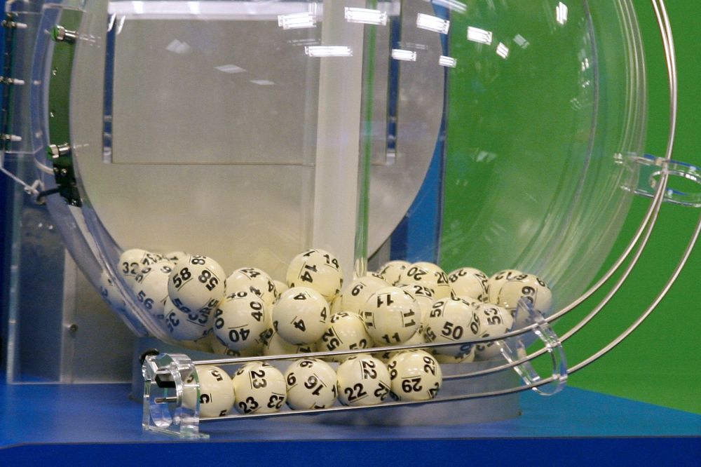 Kako izgleda kada cela firma sazna da je dobila 60 miliona na Lotou? (VIDEO)