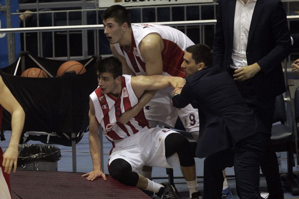 Nije noga, nego kuk! Dangubić doživeo tešku povredu na treningu!