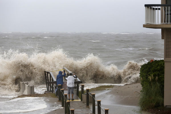 Ovakvu apokalipsu Amerika ne pamti: Kiša potopila Južnu Karolinu! (VIDEO) (FOTO)