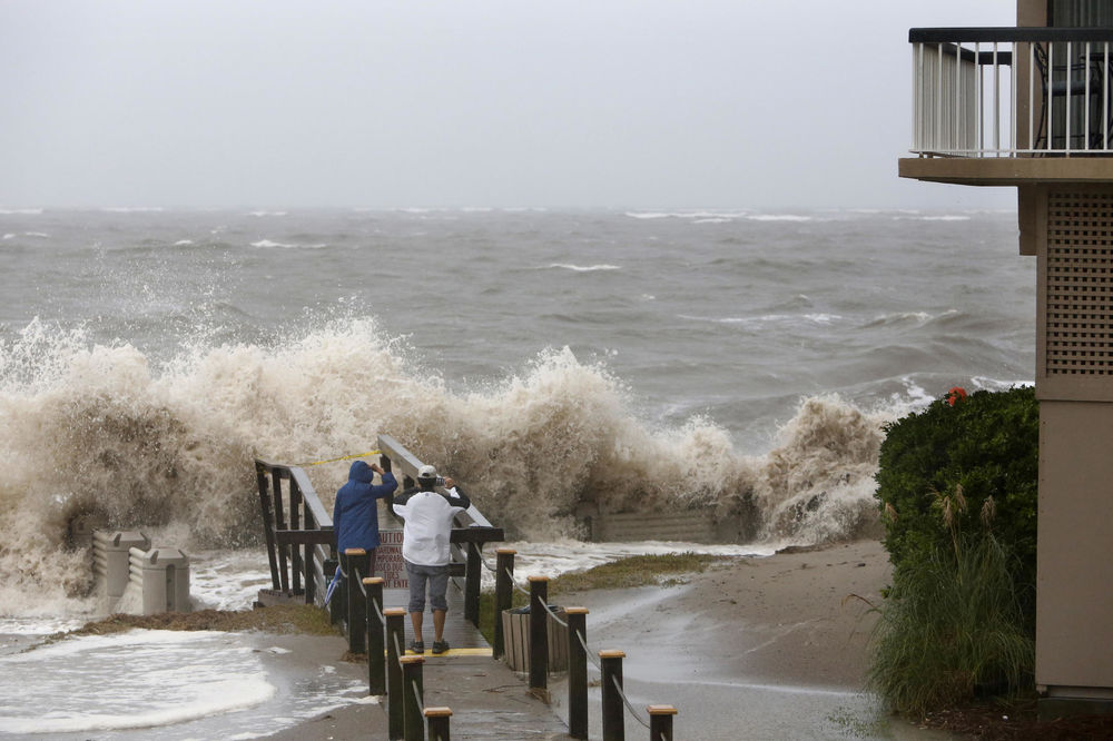 Ovakvu apokalipsu Amerika ne pamti: Kiša potopila Južnu Karolinu! (VIDEO) (FOTO)