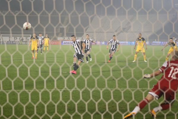 Pogledajte kako je Grbić promašio penal protiv Čukaričkog! (VIDEO)