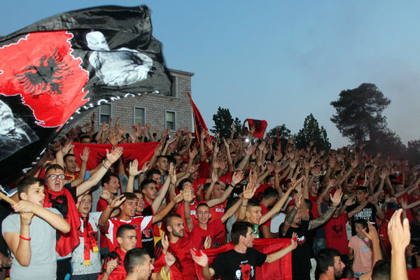 Gori Priština! Albanci dobijaju pojačanje, stižu tifozi s Kosova! (FOTO)
