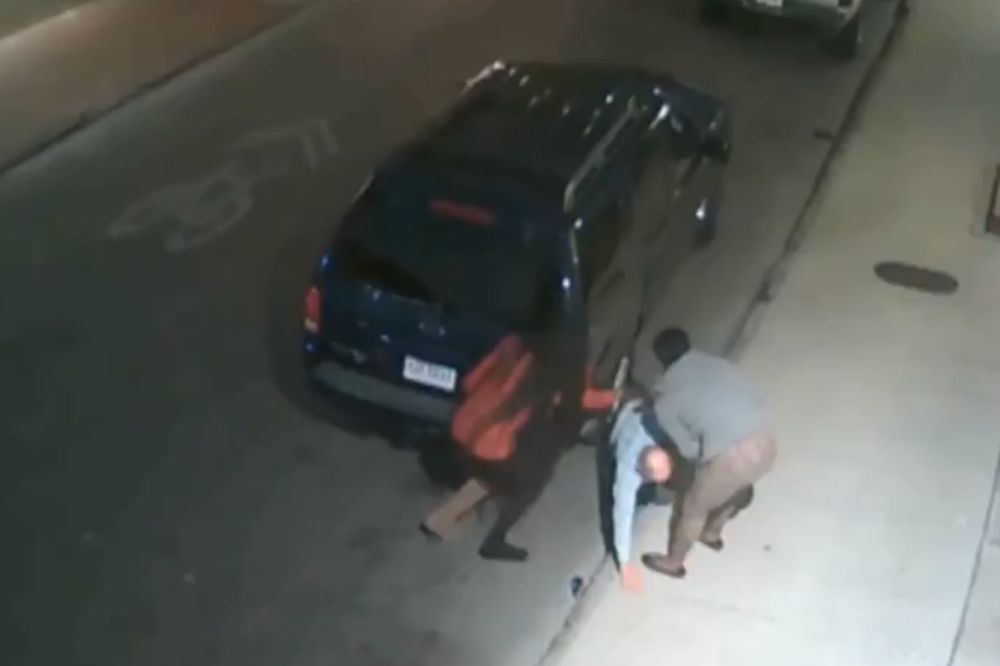 Kako su ga ojadile: Dve transrodne prostitutke opljačkale i prebile čoveka! (VIDEO)